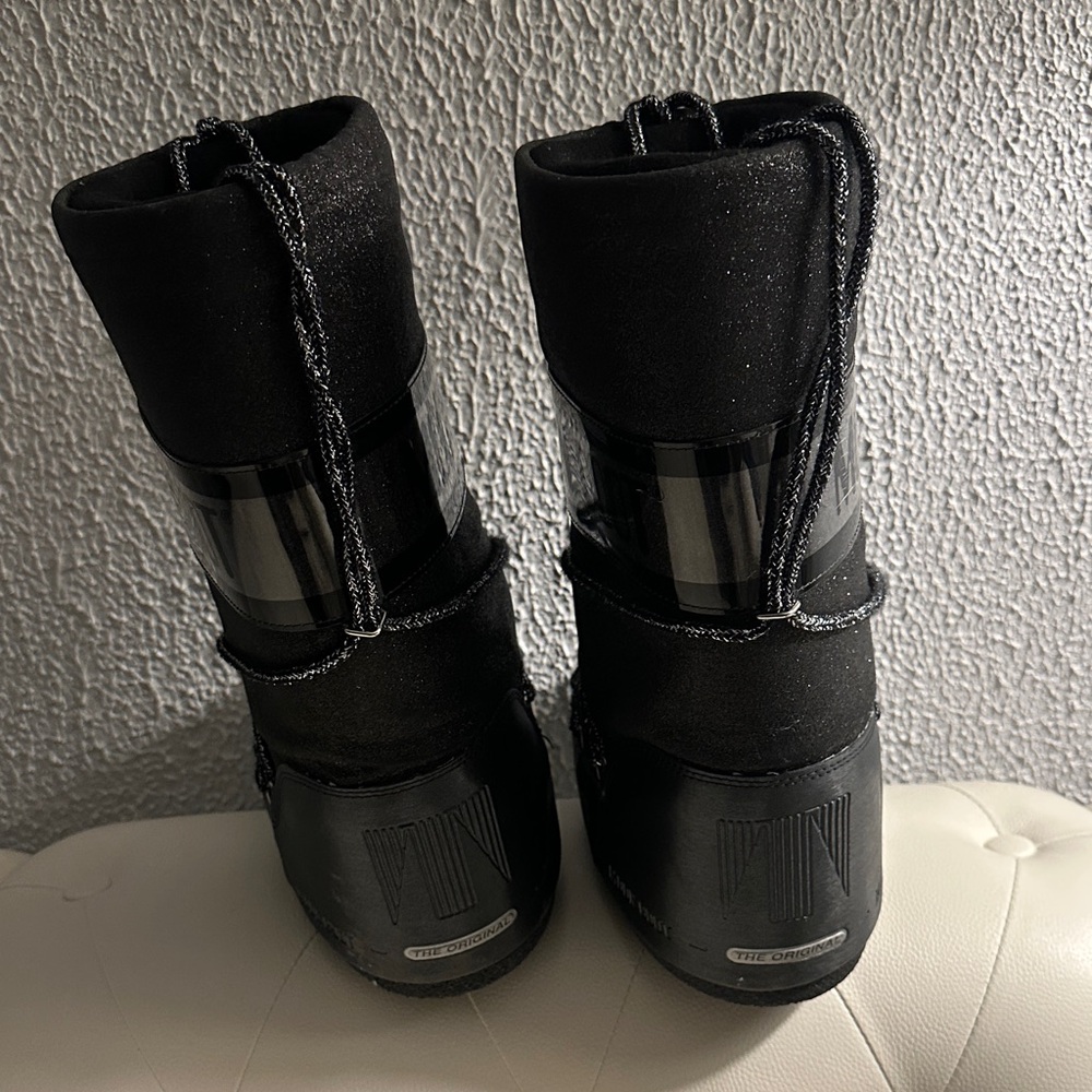 Moon Boot Black Glitter Platform Snow Boots - Picture 4 of 6